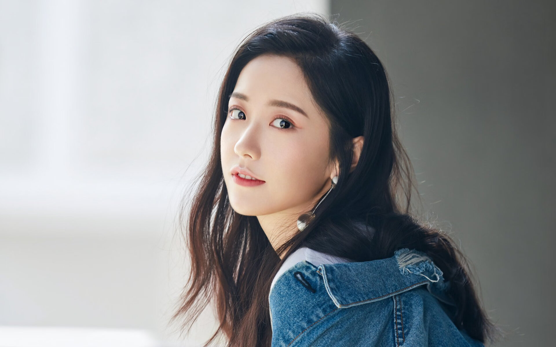 九游下载官网-_光影攀岩秀：视觉盛宴与运动激情结合_，攀岩摄影